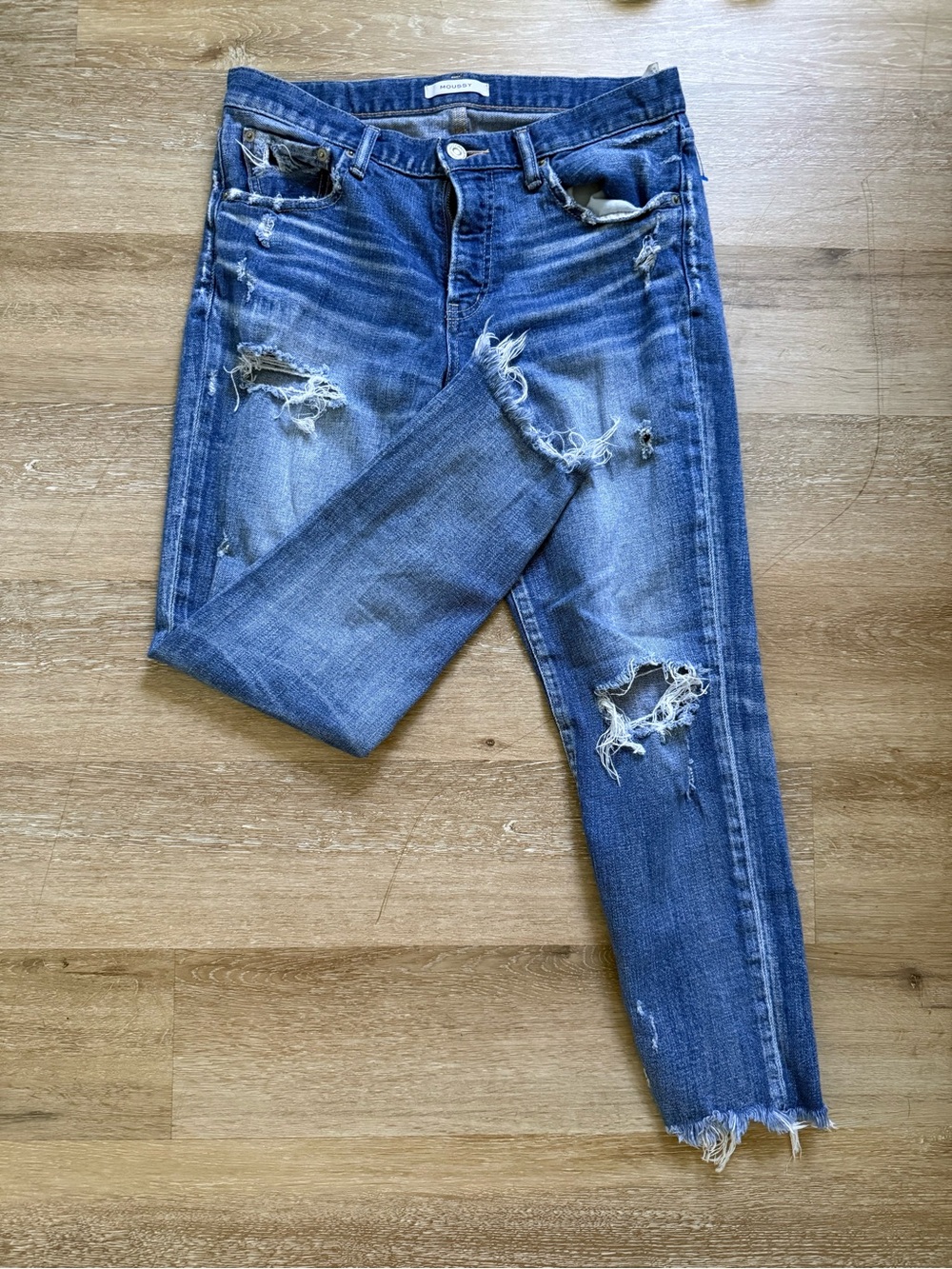 Moussy Distressed Ankle Jeans